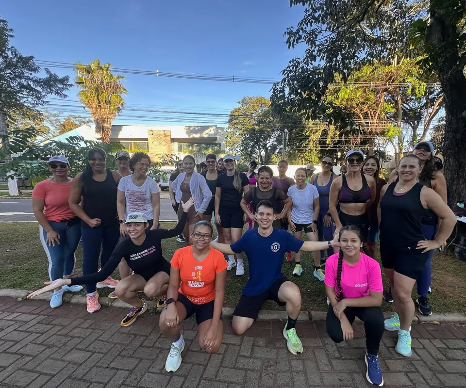 Grupo do Onda Run Club no treino de sábado